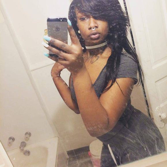 Meet your Posher, Khay - Picture 1 of 1